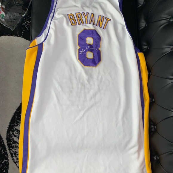 Kobe Bryant #8 Jersey Signed Auto Autographed - Picture 2 of 2